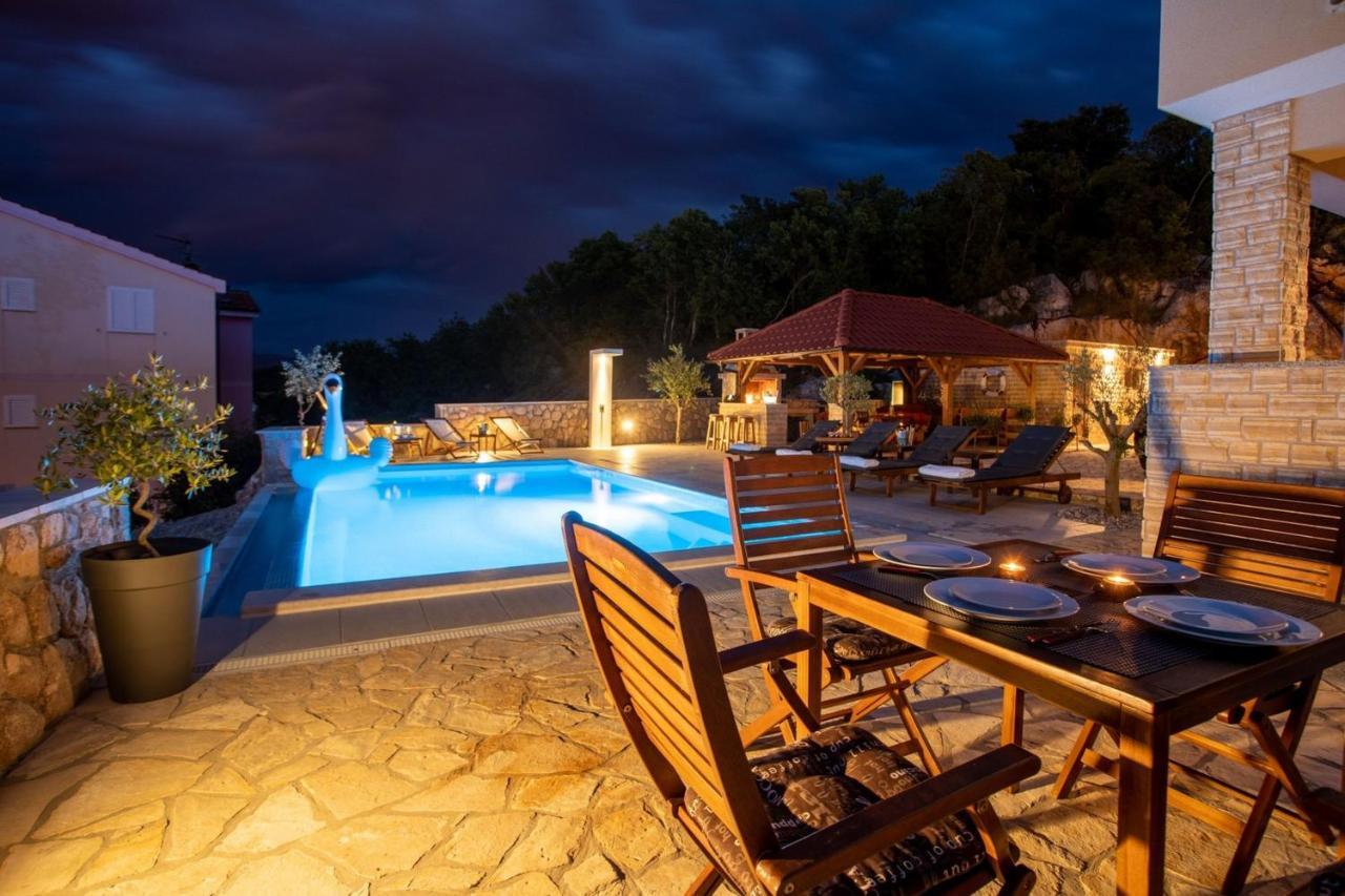 Luxury Villa Allen With Pool Klimno Værelse billede