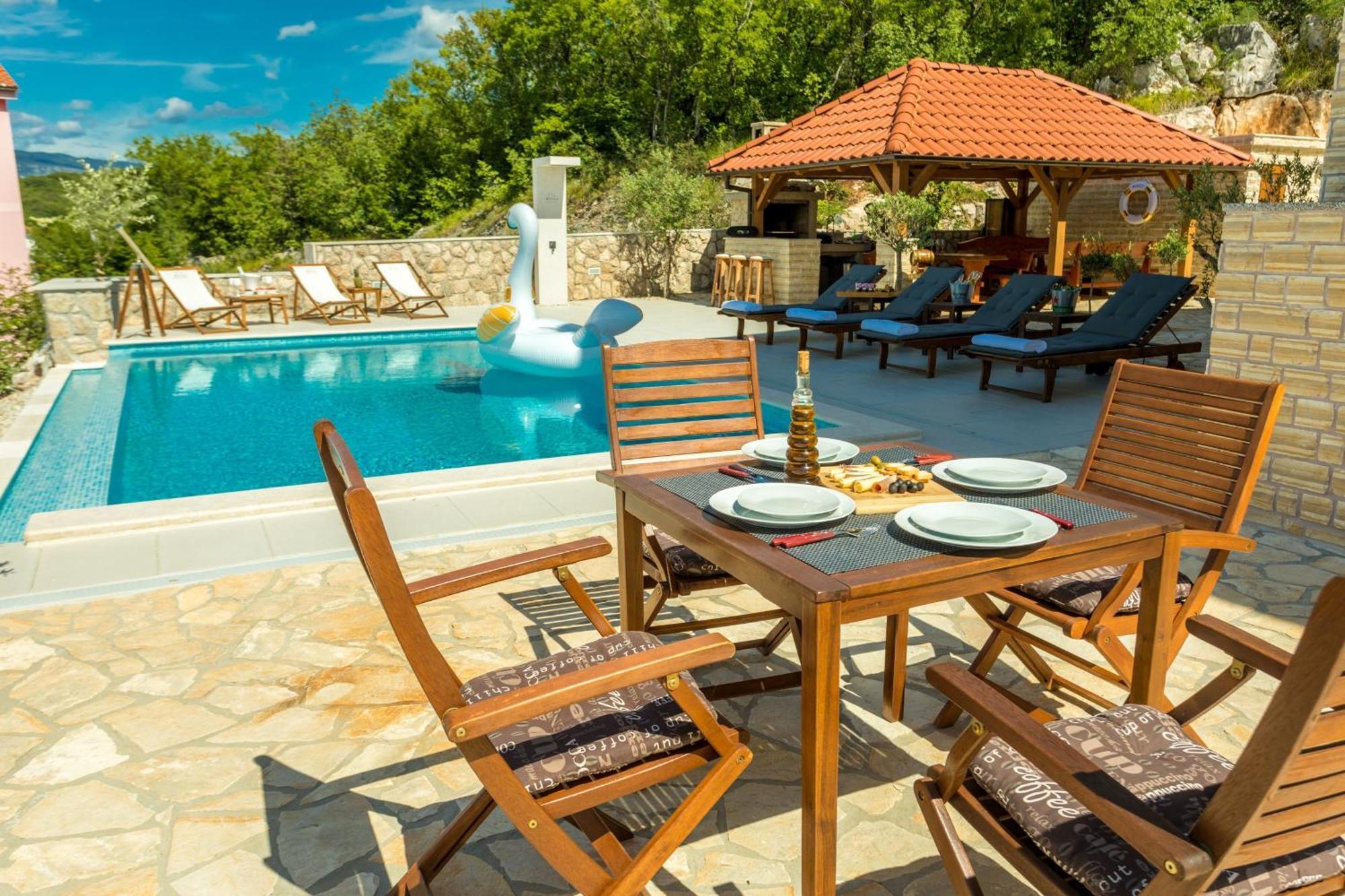 Luxury Villa Allen With Pool Klimno Værelse billede